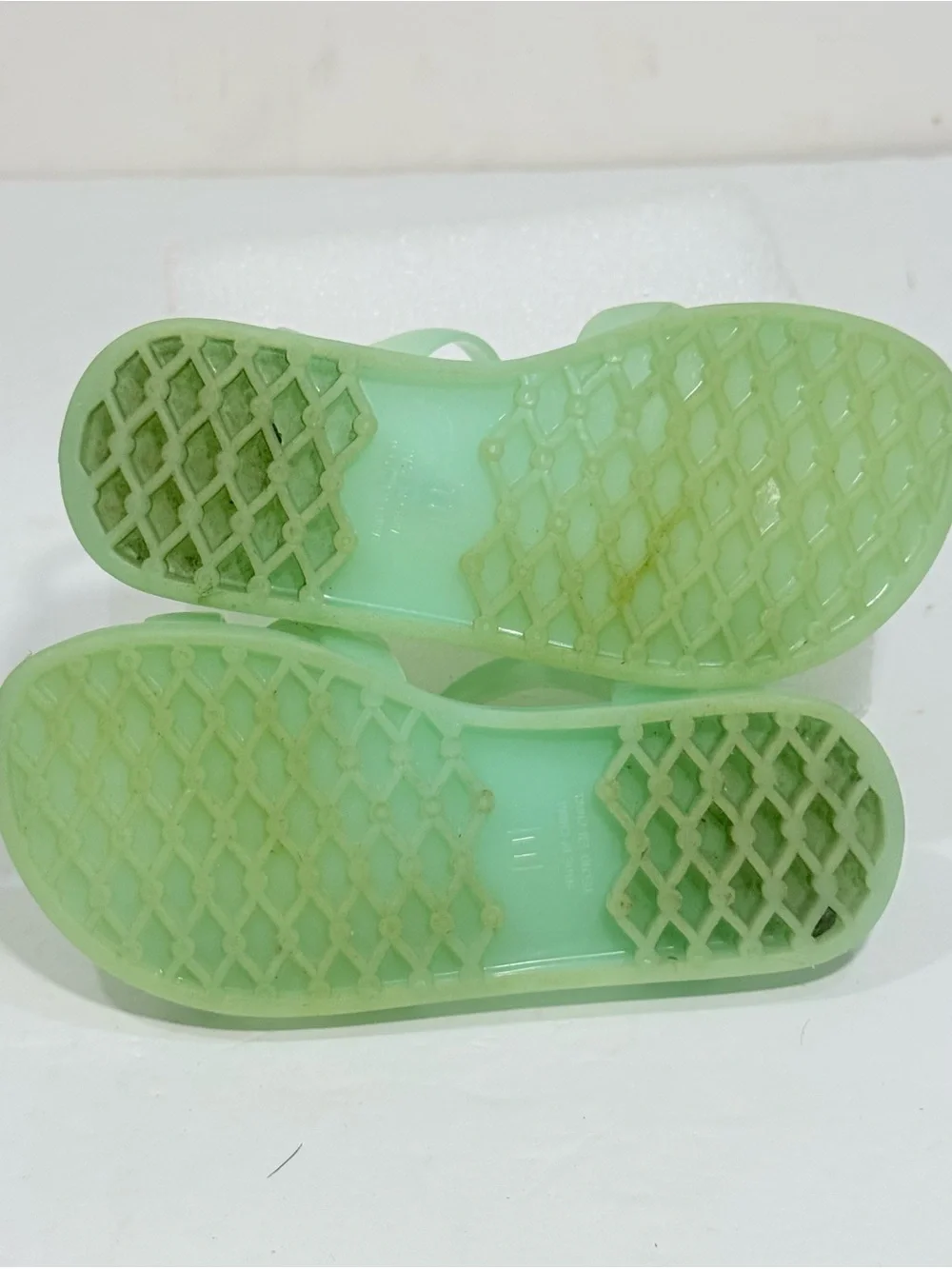Old Navy Mint Green Strappy T Sling Back Snap Closure Jelly Sandals Sz 11 Kids